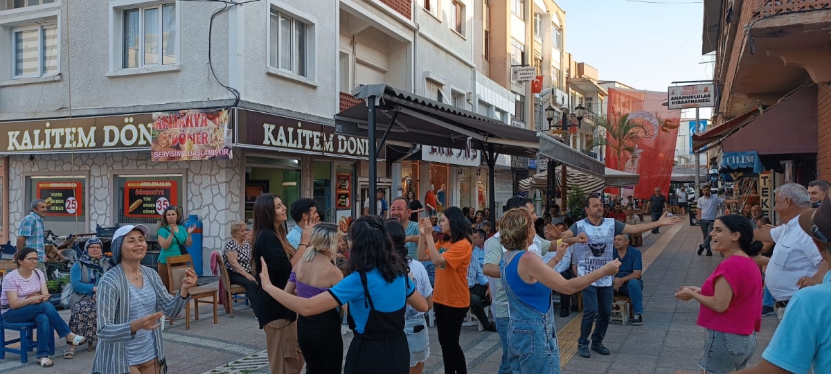 ADD Anamur’da YSK Öğrencilerine Moral Motivasyon İçin Müzik Dinletisi Organize Etti..