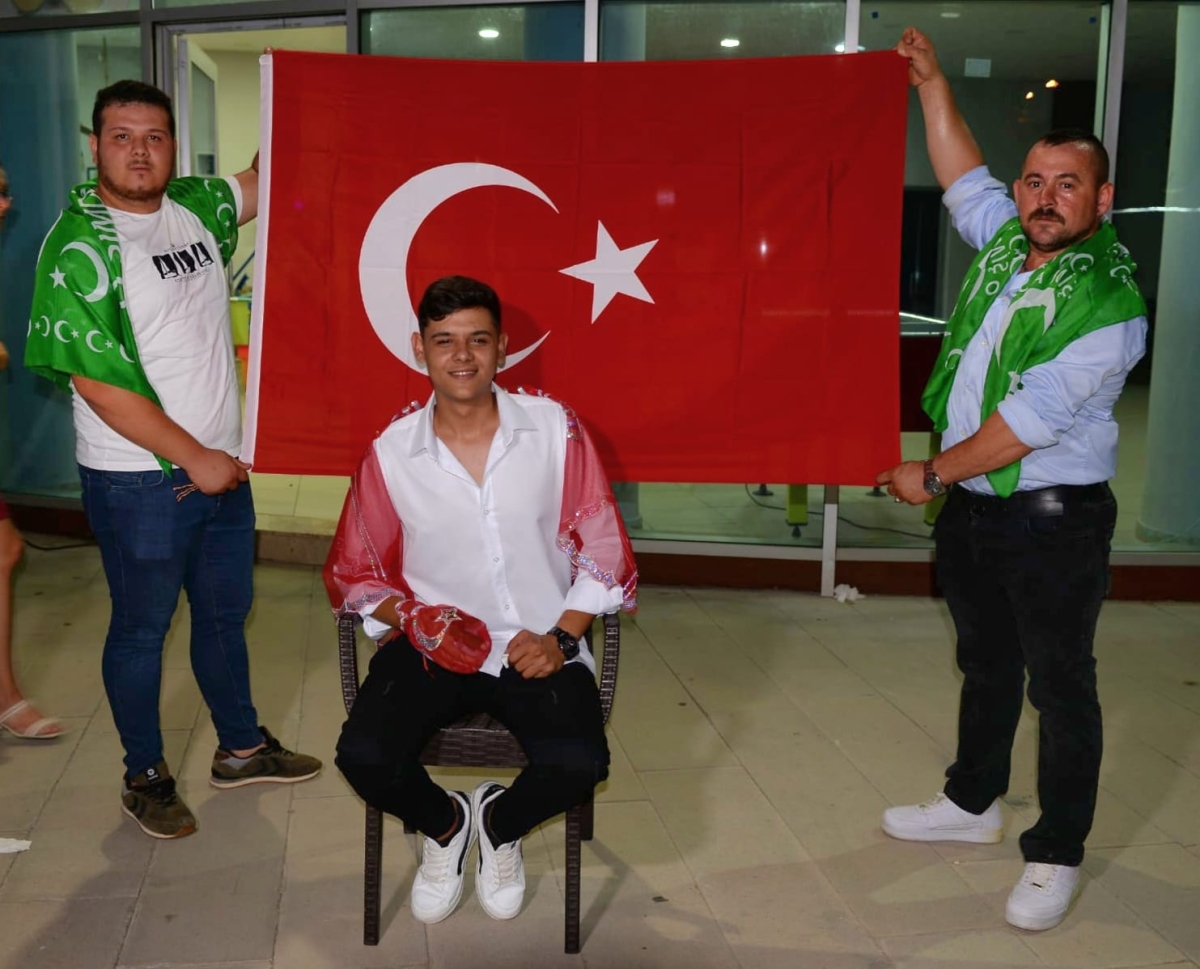 Gazeteci Garip Oğlunu Askere Uğurladı..