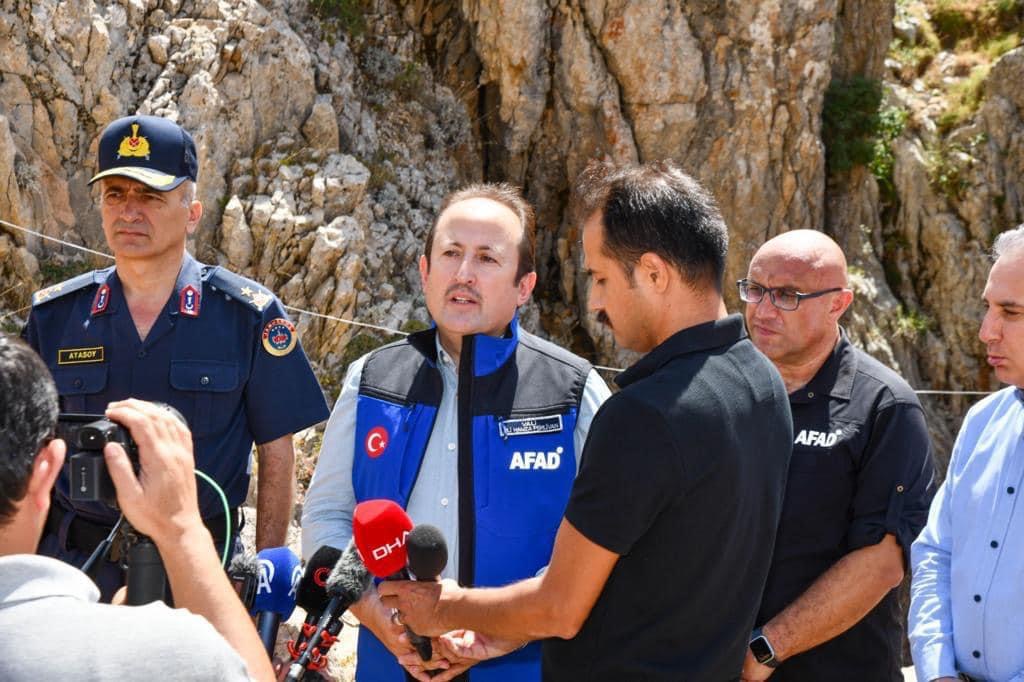 Mersin Valisi Pehvihan Morca Mağarasındaki Tahliye Çalışmalarını Yerinde İnceledi..