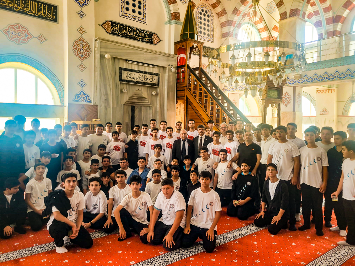 “100. Yılda Şehitlerimiz Aramızda” Programı Yoğun İlgi Gördü..