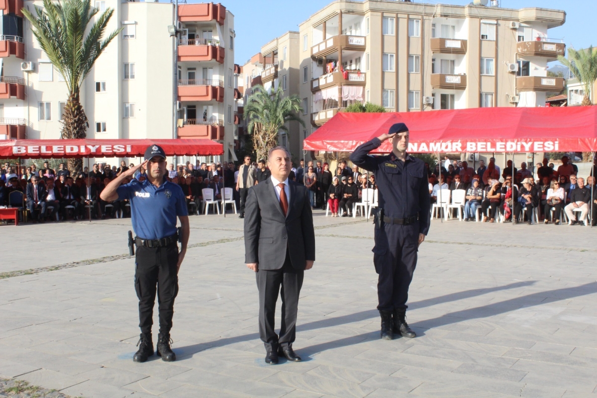 Anamur’da 10 Kasım Atatürk’ü Anama ve Çelenk Sunma Töreni düzenledi