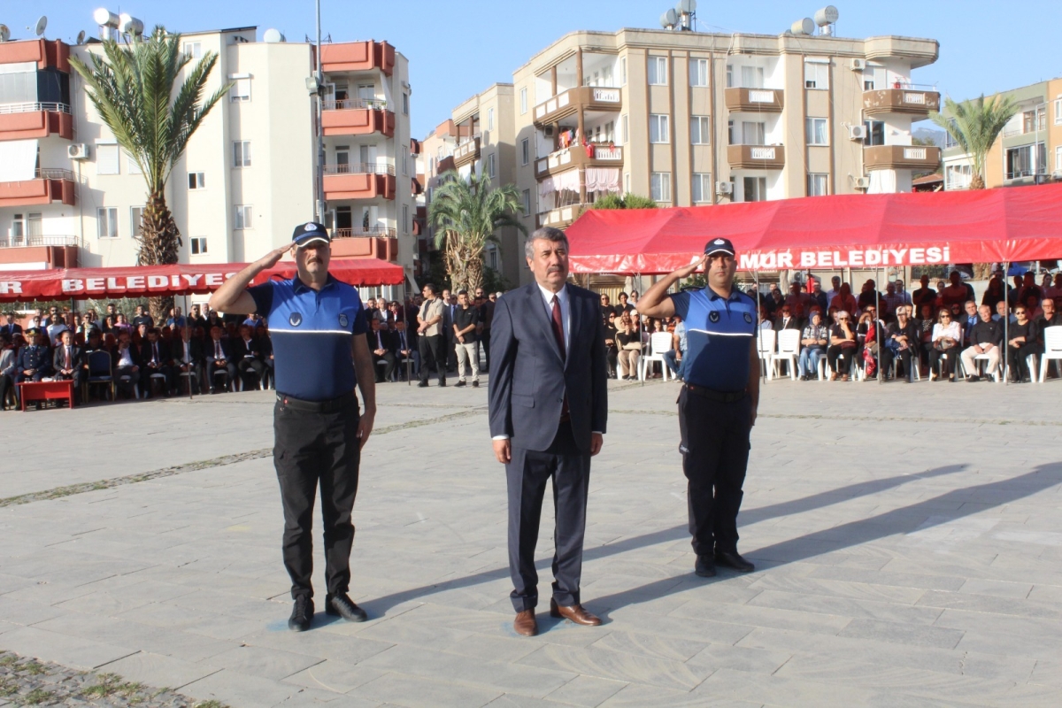 Anamur’da 10 Kasım Atatürk’ü Anama ve Çelenk Sunma Töreni düzenledi