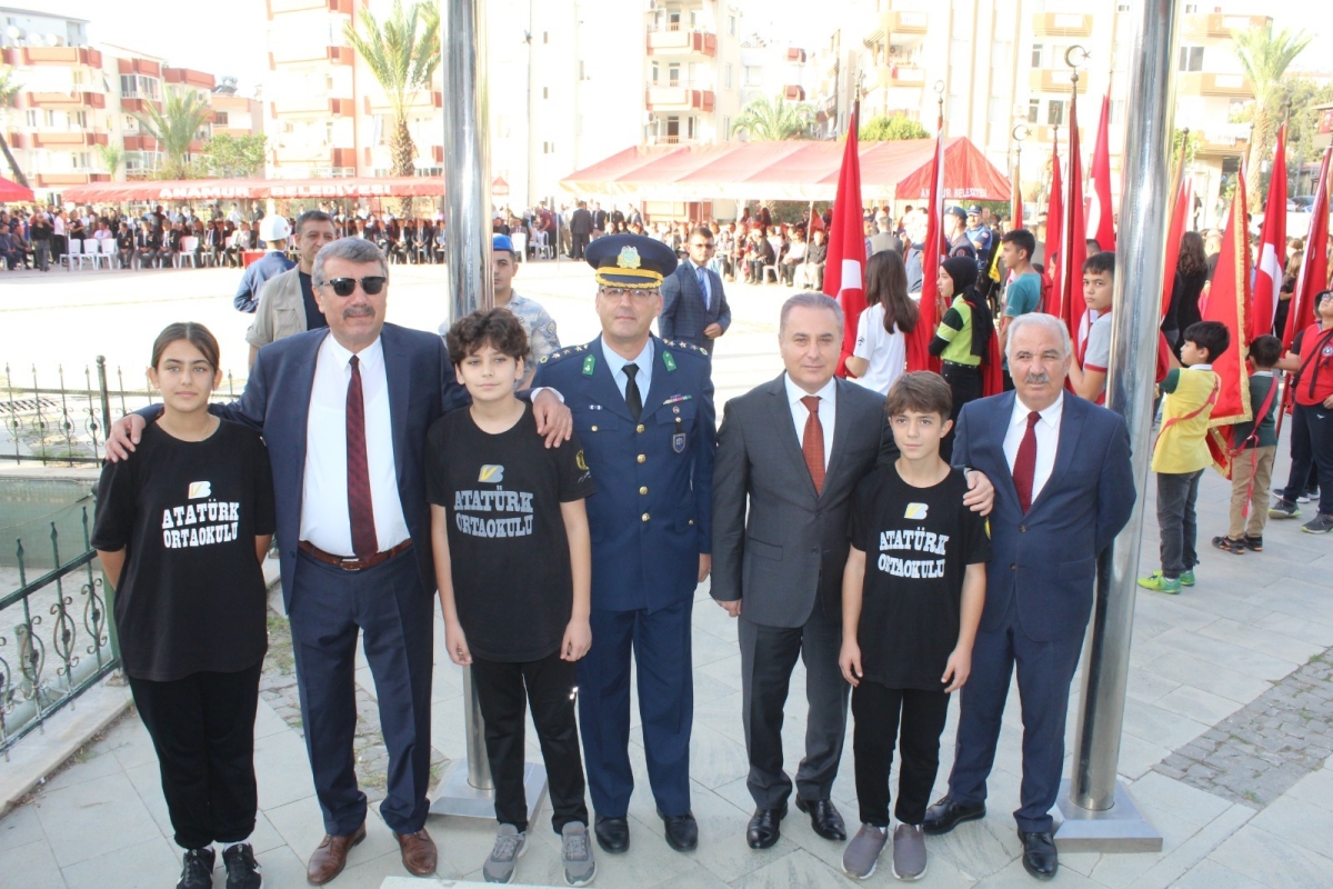 Anamur’da 10 Kasım Atatürk’ü Anama ve Çelenk Sunma Töreni düzenledi