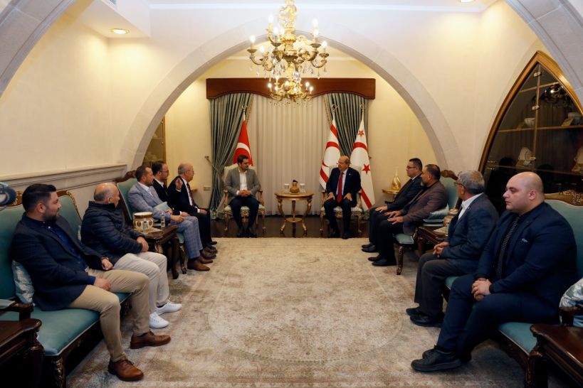 Cumhurbaşkanı Ersin Tatar, Anamur Ticaret ve Sanayi Odası Başkanı Mehmet Tuna ve beraberindeki heyeti kabul etti.