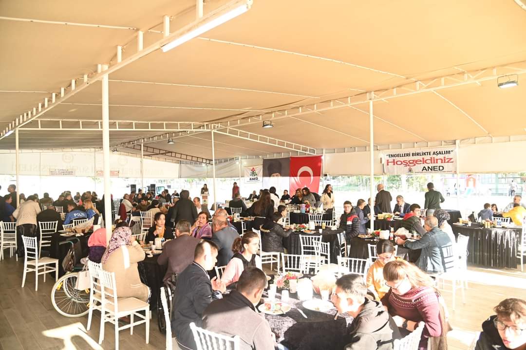 ANED 3 Aralık Dünya Engelliler Günü dolayısıyla Kahvaltı Programı Düzenledi..