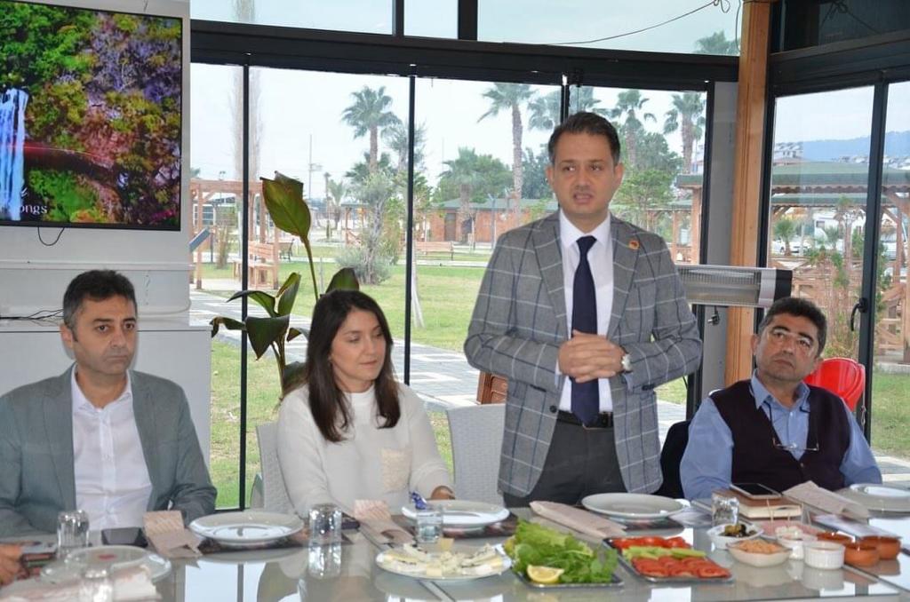 CHP Belediye Başkan A.Adayı AYHAN Pazar Kahvaltısında Gazetecilerle Buluştu..