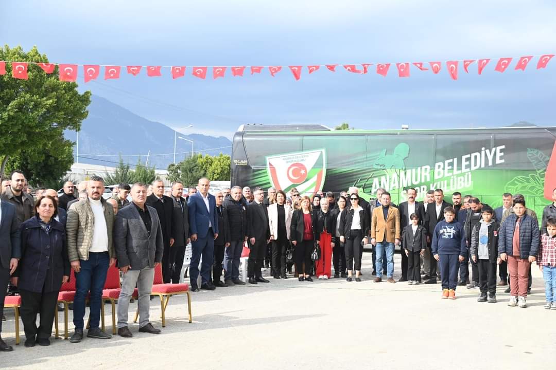 Anamur Belediye Başkanlığı tarafından tadilat çalışmaları tamamlanan şehir stadyumu hizmete açıldı.