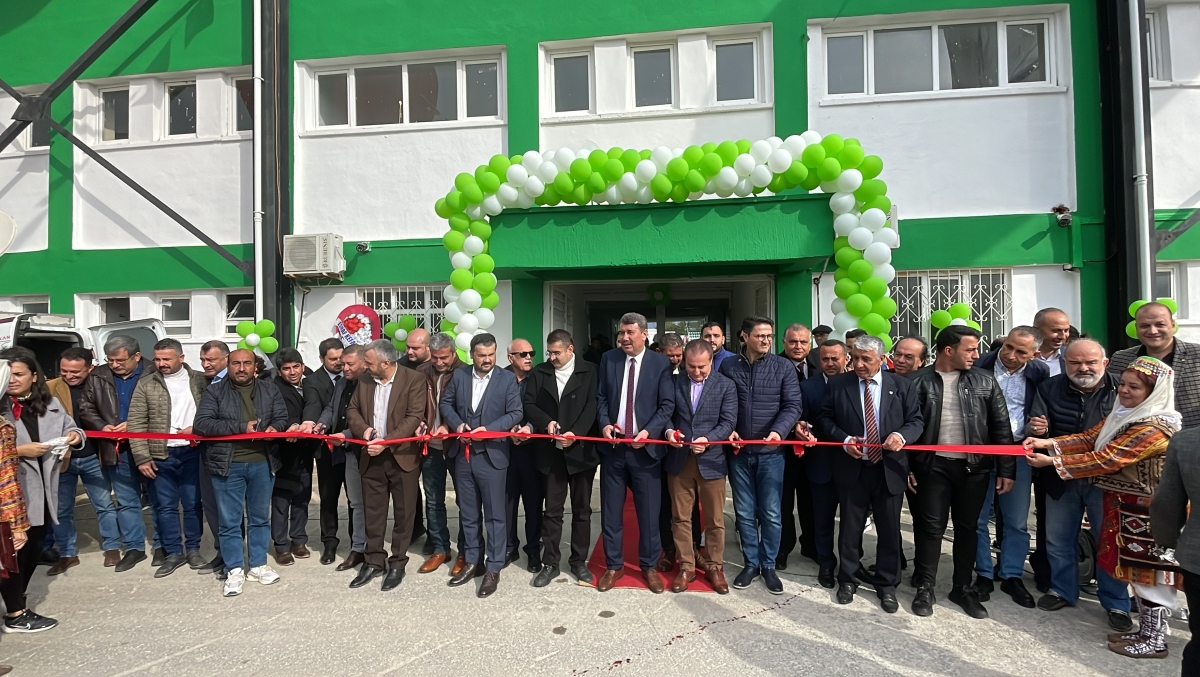 Anamur Belediye Başkanlığı tarafından tadilat çalışmaları tamamlanan şehir stadyumu hizmete açıldı.