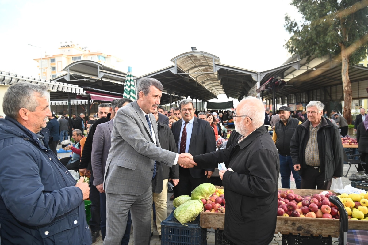 Başkan Kılınç Cumhur İttifakı Olarak Pazar Esnafını Ziyaret etti.