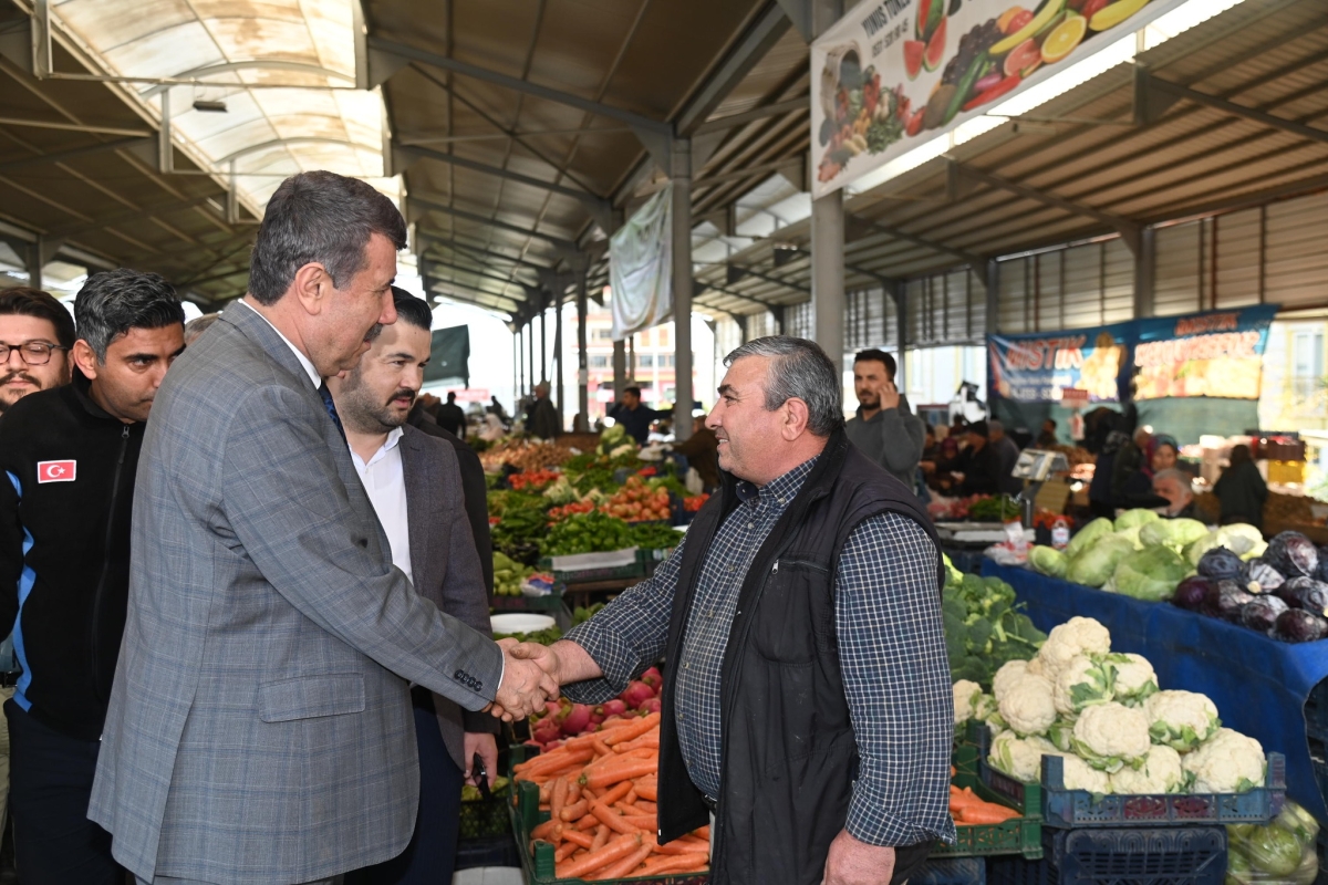 Başkan Kılınç Cumhur İttifakı Olarak Pazar Esnafını Ziyaret etti.
