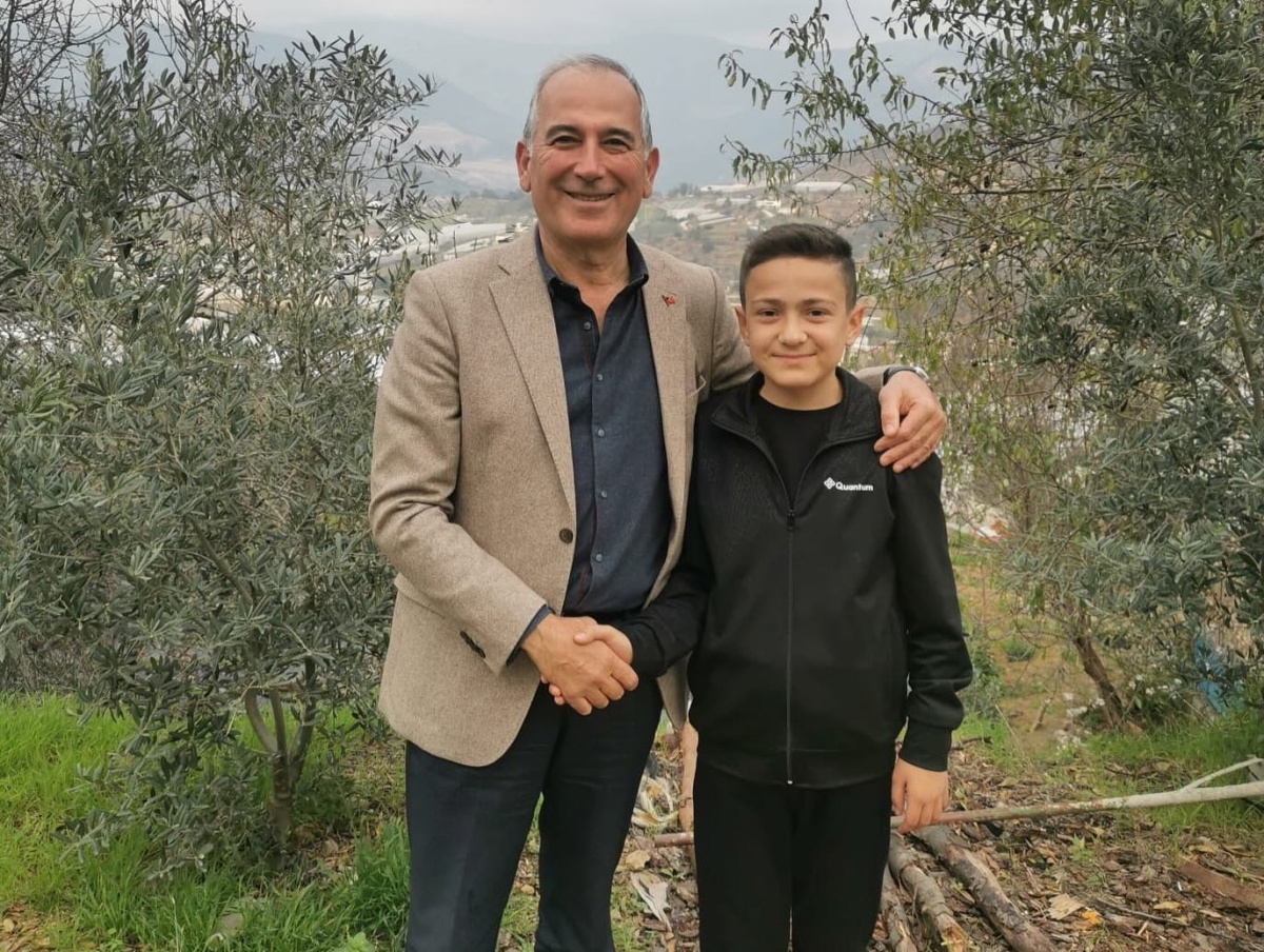 CHP Anamur Belediye Başkan Adayı Durmuş Deniz Gönüller kazanmaya devam ediyor.