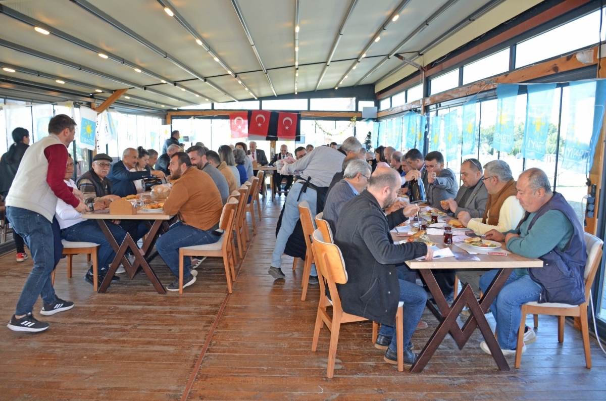 İYİ Parti Adayı Özdeniz Basınla Buluştu..