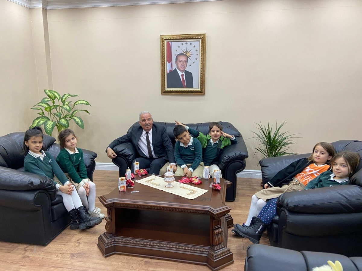 Minik Öğrenciler Dersini Kaymakamlıkta İşledi..