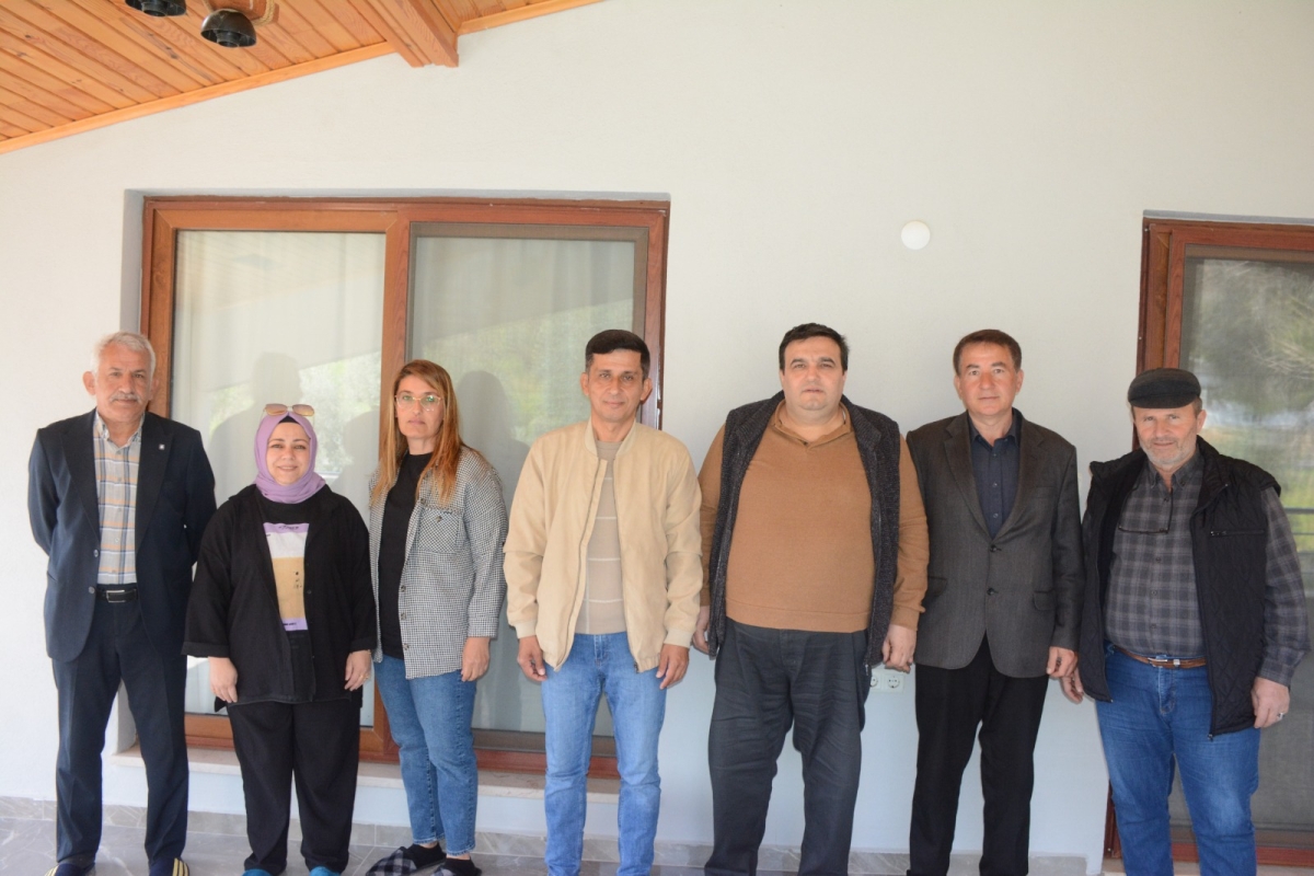 Esentepe Mahallesi Muhtar Adayı Yahya ALTUN Ekibiyle Birlikte Seçim Stratejilerini Belirledi.