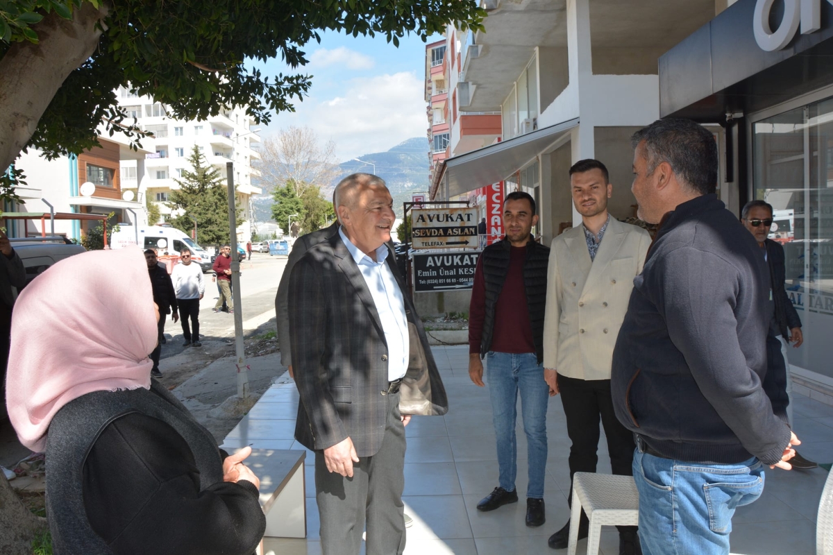 ÇETİNKAYA Esnafları ziyaret ederek, Onlarla Kucaklaşmaya Devam Ediyor..