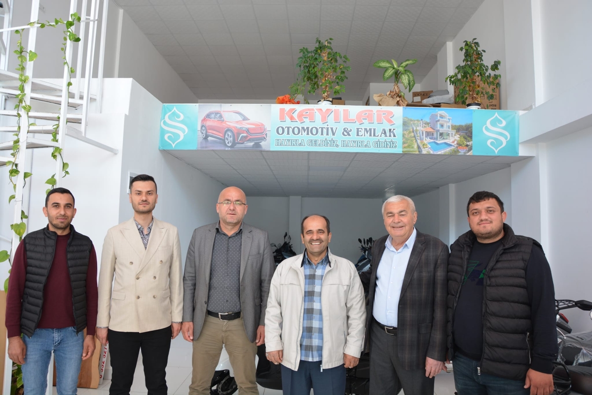 ÇETİNKAYA Esnafları ziyaret ederek, Onlarla Kucaklaşmaya Devam Ediyor..