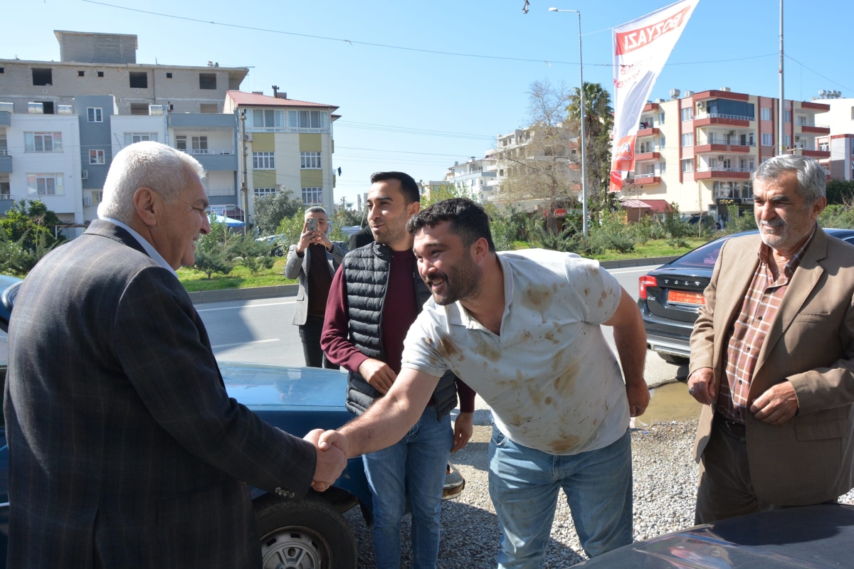 ÇETİNKAYA Esnafları ziyaret ederek, Onlarla Kucaklaşmaya Devam Ediyor..