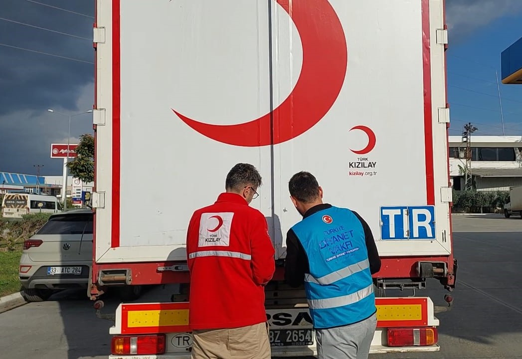 Anamur'dan Gazze'ye 2 Tır Un Yardımı