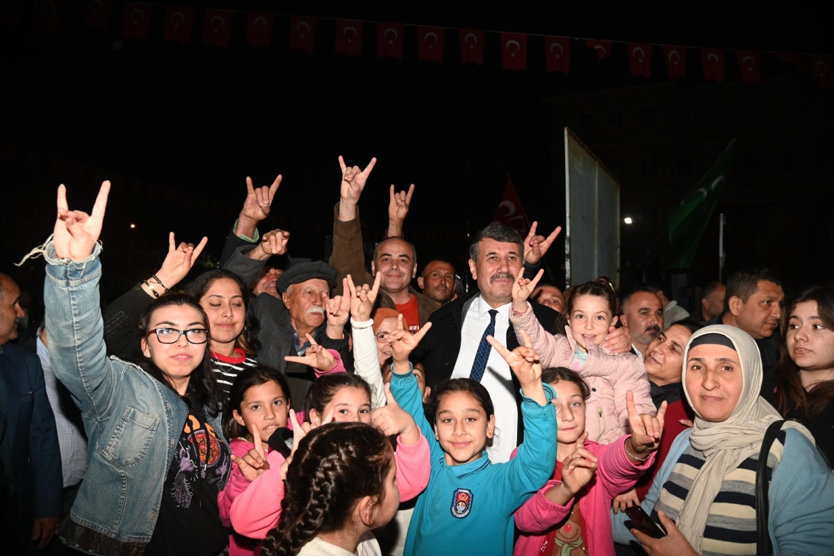 Anamur Belediye Başkanı Hidayet Kılınç Zaferini İlan Etti