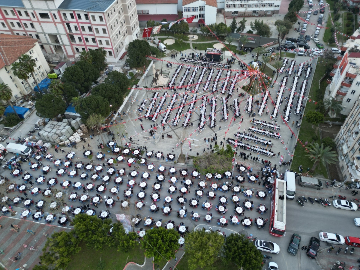 Anamur Belediye Başkanı Hidayet Kılınç Zaferini İlan Etti