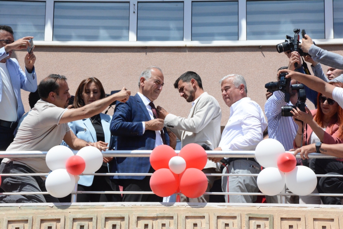 Anamur Belediye Başkanı Durmuş Deniz Belediyeyi Devraldı..