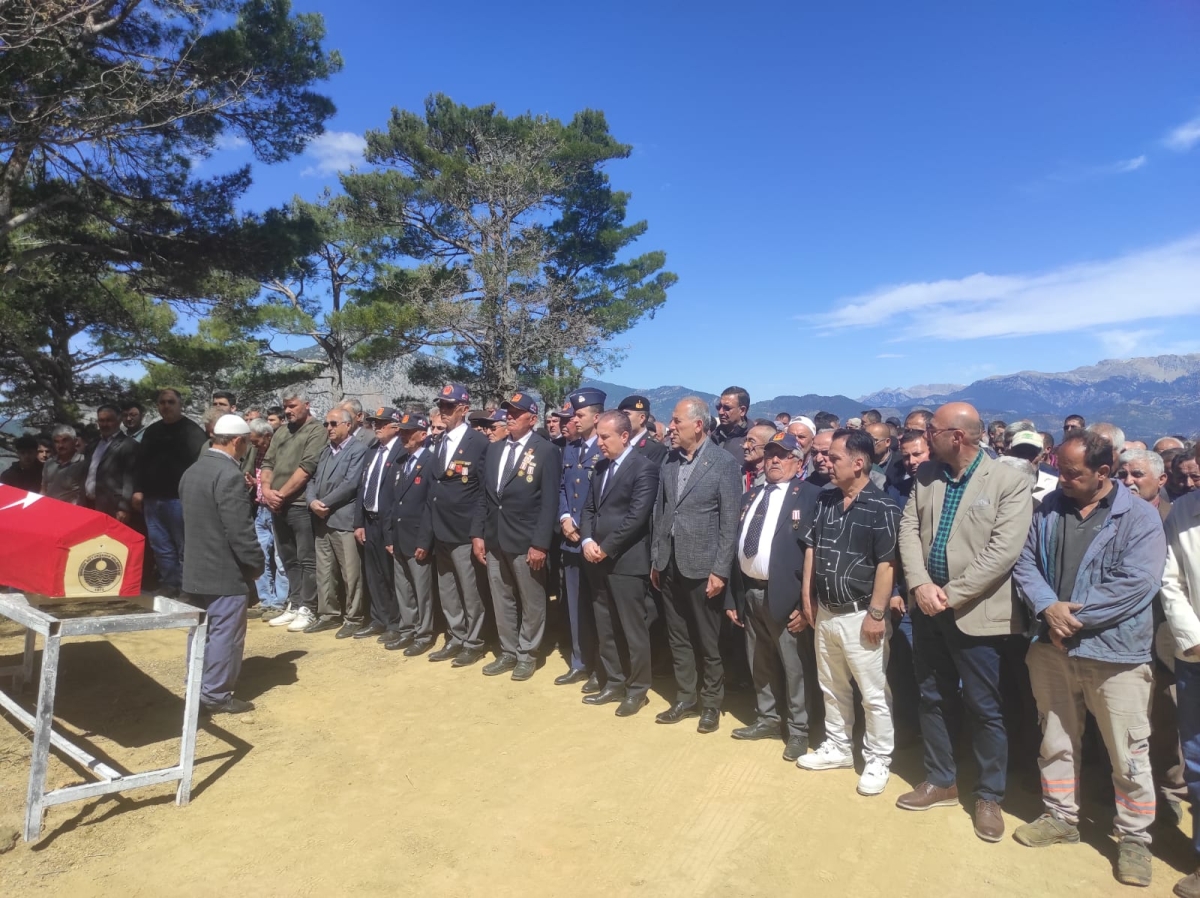 Kıbrıs Gazisi Mustafa Çetin’in Cenazesi Anamur’da Askeri Törenle Toprağa Verildi.