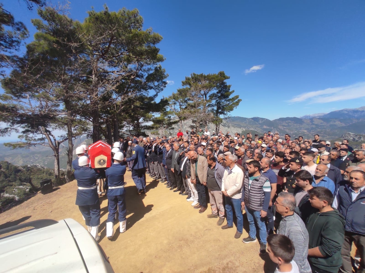 Kıbrıs Gazisi Mustafa Çetin’in Cenazesi Anamur’da Askeri Törenle Toprağa Verildi.