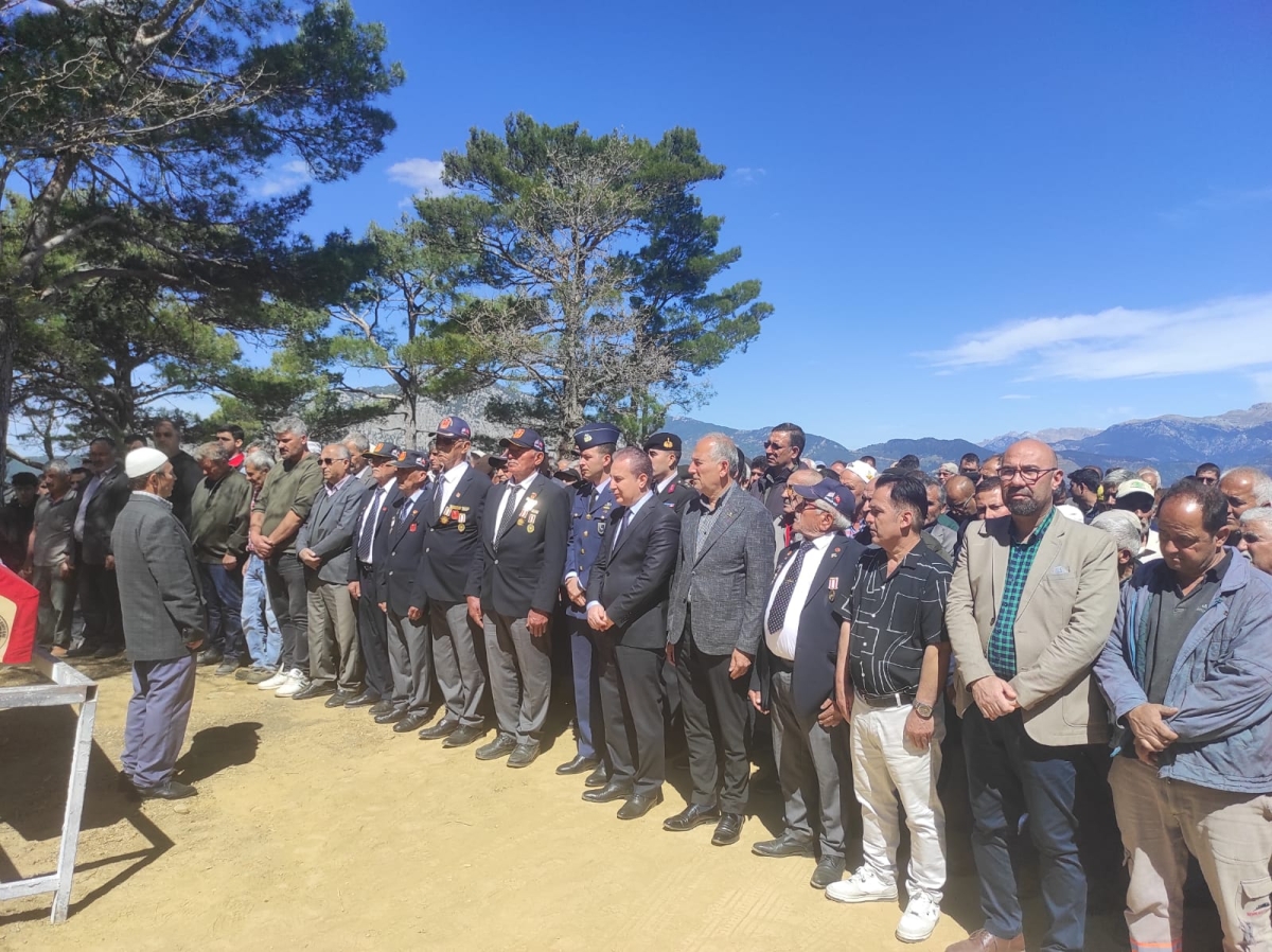 Kıbrıs Gazisi Mustafa Çetin’in Cenazesi Anamur’da Askeri Törenle Toprağa Verildi.