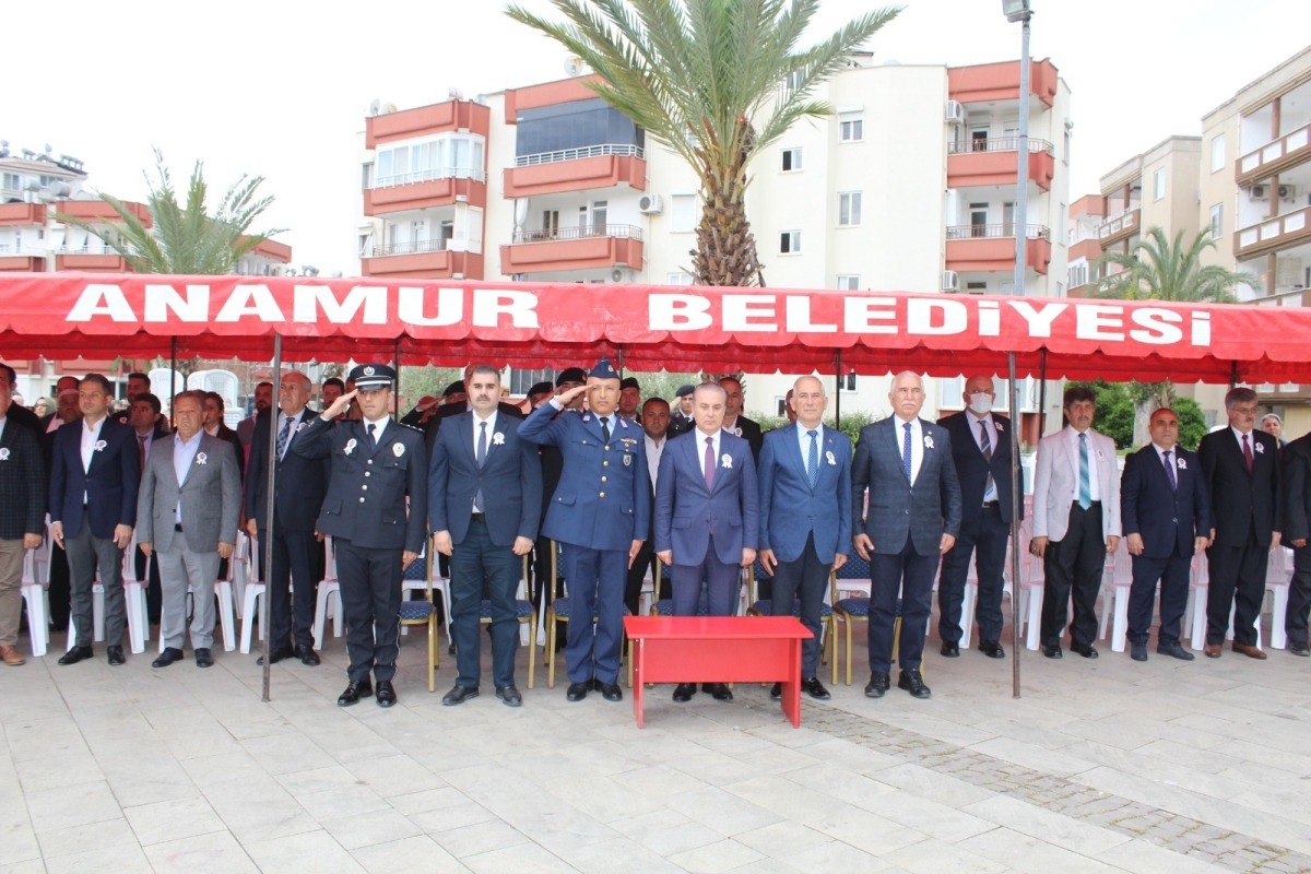 Anamur'da 10 Nisan Polis Günü Çelenk Sunma Töreni Yapıldı.