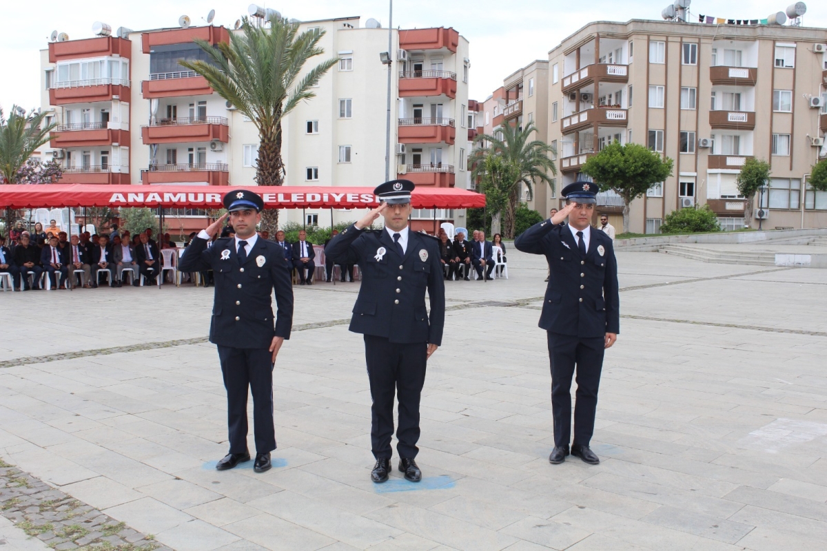 Anamur'da 10 Nisan Polis Günü Çelenk Sunma Töreni Yapıldı.