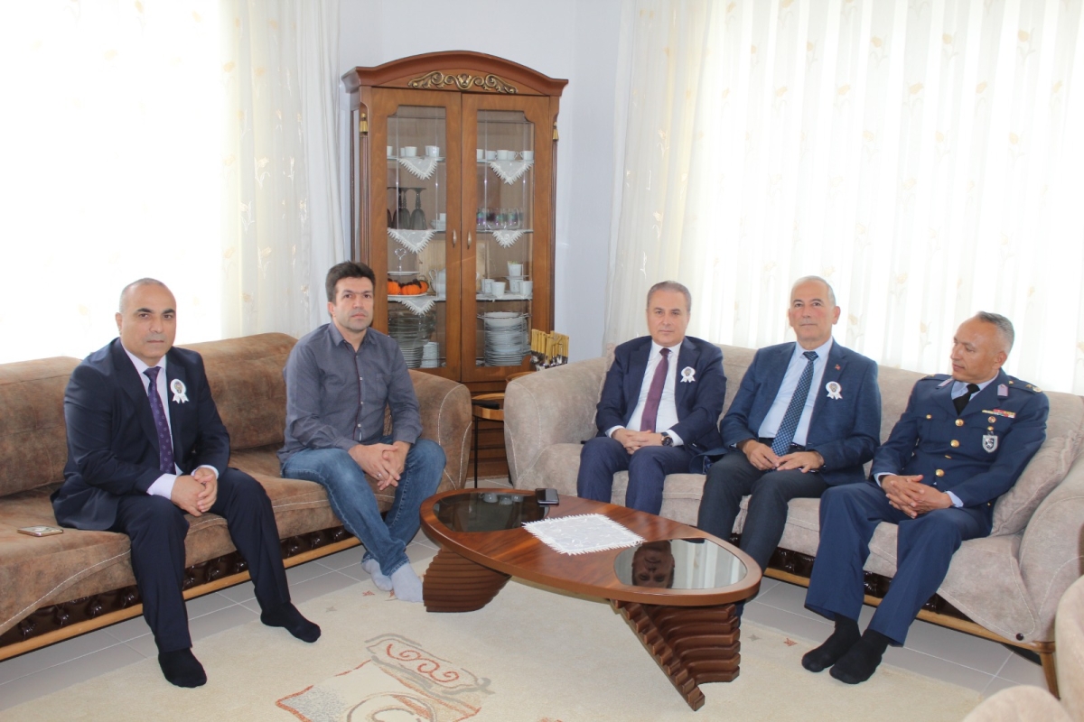 İlçe Protokolünden Ramazan Bayramında Şehit ve Gazi Ailelerine Ziyaret