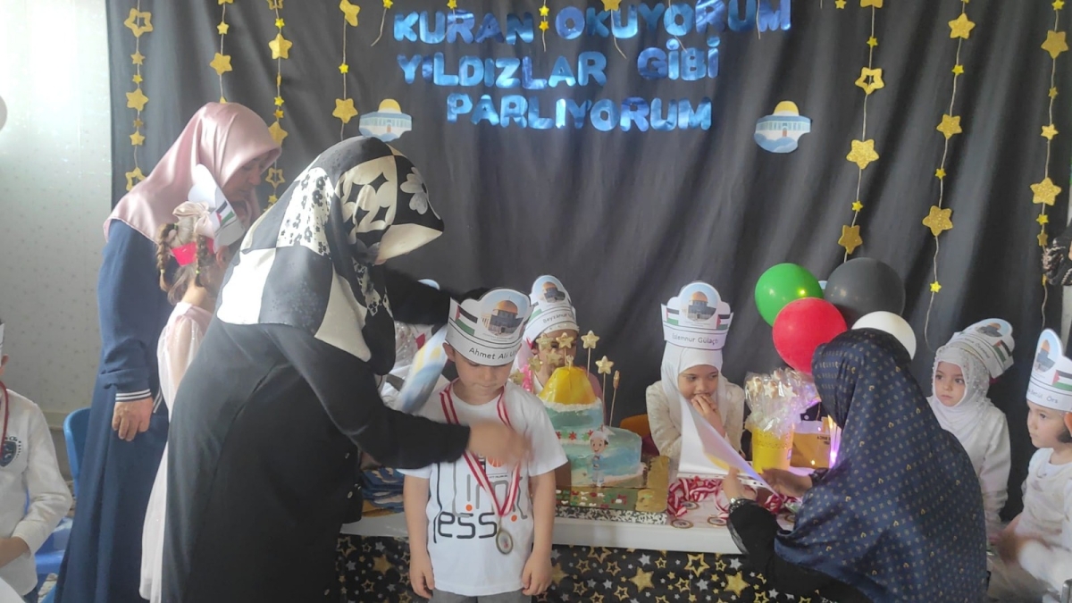 Anamur’da Minikler Kur’an’a Geçmenin Sevincini Yaşadı