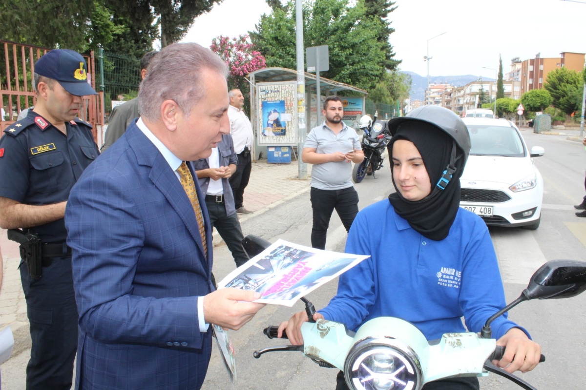 Anamur’da “Hayatla Yarışılmaz” Mottosuyla Trafik Etkinliği düzenlendi.