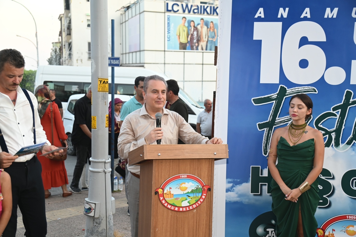 Anamur 16. Kültür ve Muz Festivali Kortej Yürüyüşü ve Çelenk Töreni İle Başladı..