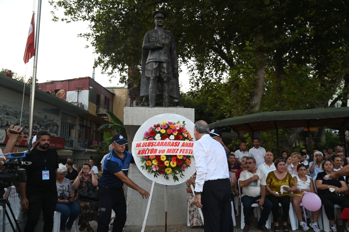 Anamur 16. Kültür ve Muz Festivali Kortej Yürüyüşü ve Çelenk Töreni İle Başladı..
