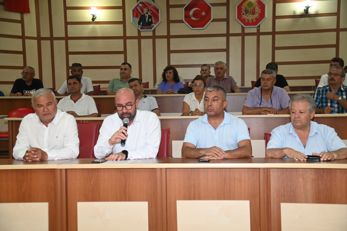 CHP'li Belediye Meclis Üyelerinden Basın Açıklaması..