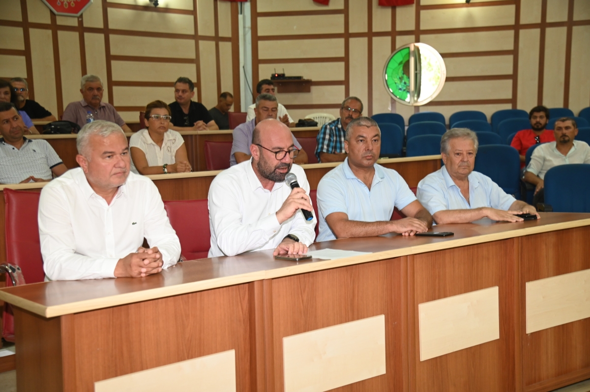 CHP'li Belediye Meclis Üyelerinden Basın Açıklaması..