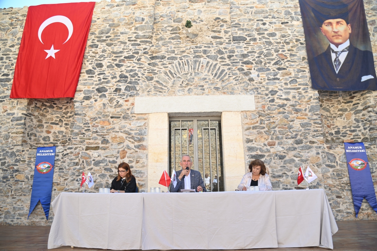 Anamur Belediye Meclisi 2000 Yllık Odeon’da Toplandı.
