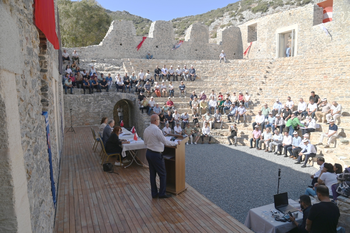 Anamur Belediye Meclisi 2000 Yllık Odeon’da Toplandı.