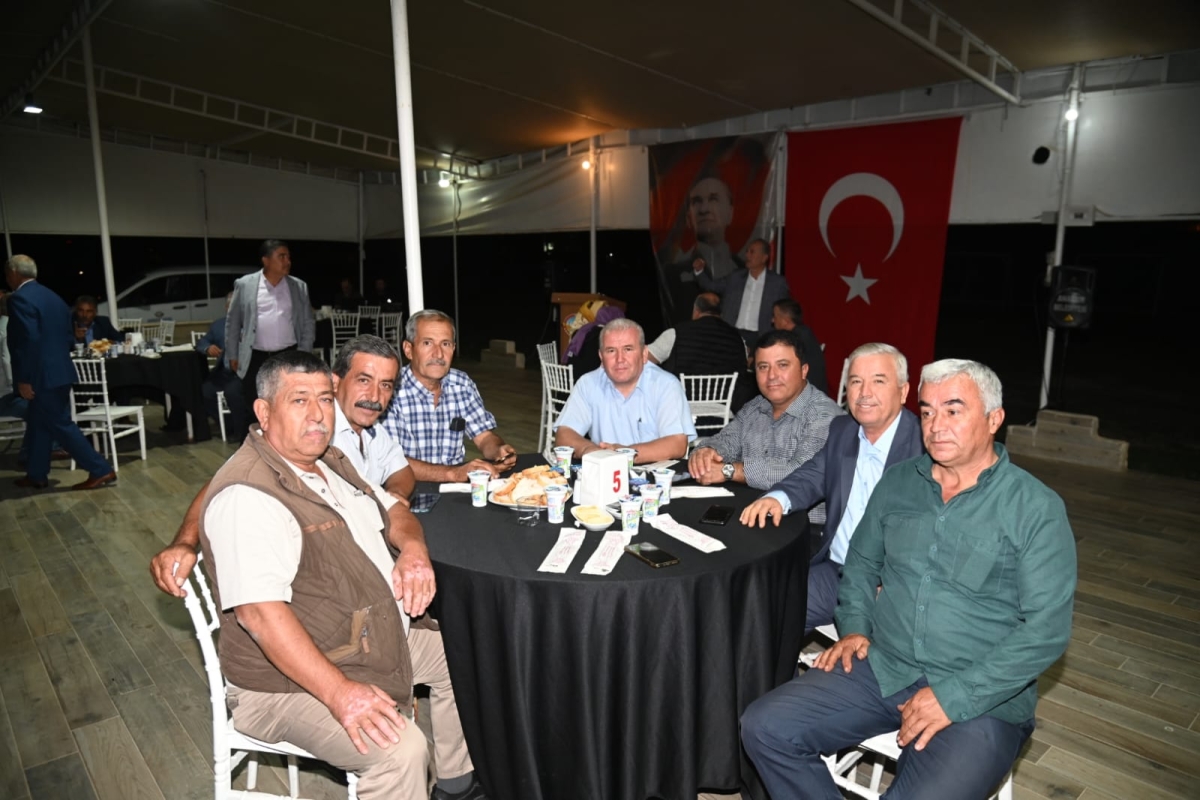 Anamur Belediye Başkanı Durmuş Deniz Muhtarlarla Bir Araya Geldi. 