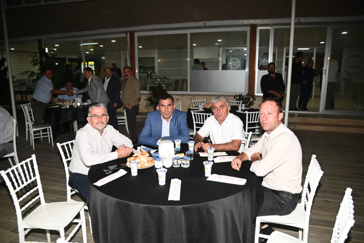 Anamur Belediye Başkanı Durmuş Deniz Muhtarlarla Bir Araya Geldi. 