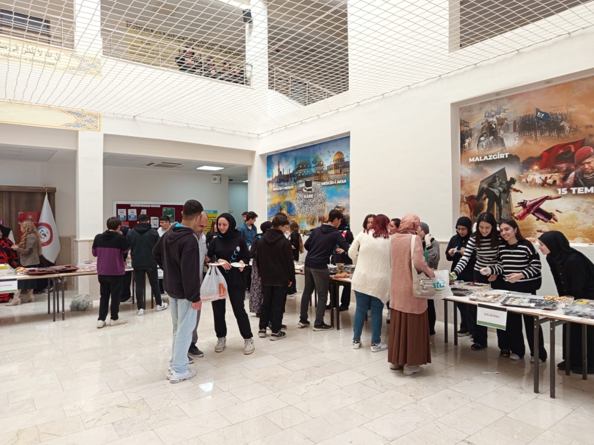 Anamur İmam Hatip Lisesi Gazze’ye destrk için Kermes