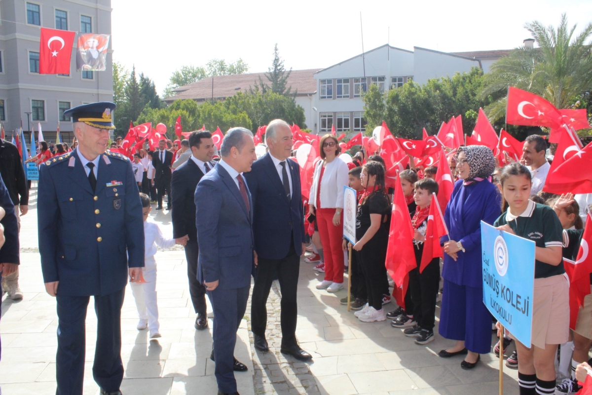 23 Nisan Ulusal Egemenlik ve Çocuk Bayramı Anamur’da Coşkuyla Kutlandı