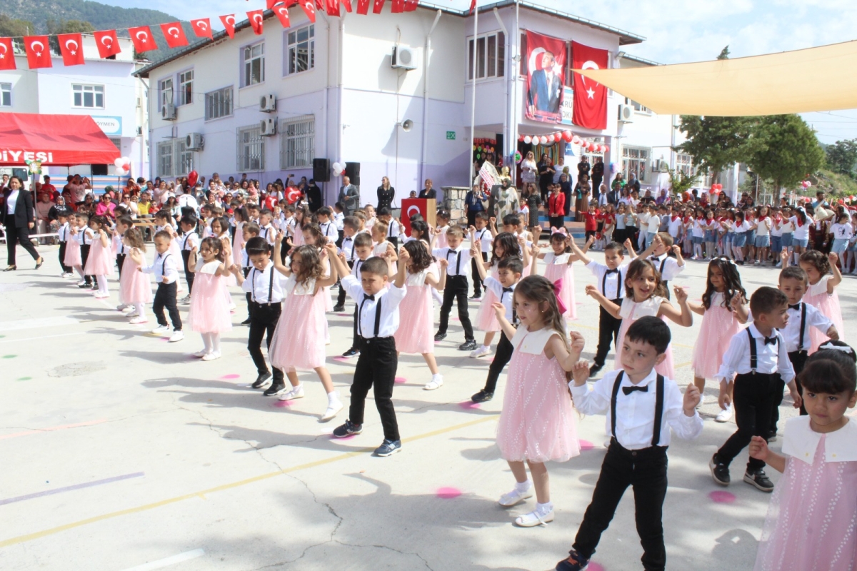 23 Nisan Ulusal Egemenlik ve Çocuk Bayramı Anamur’da Coşkuyla Kutlandı