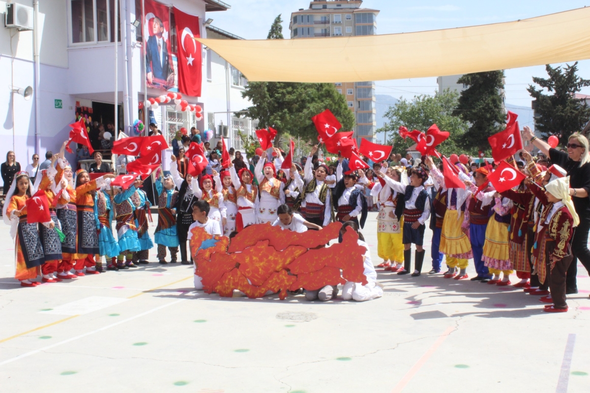 23 Nisan Ulusal Egemenlik ve Çocuk Bayramı Anamur’da Coşkuyla Kutlandı