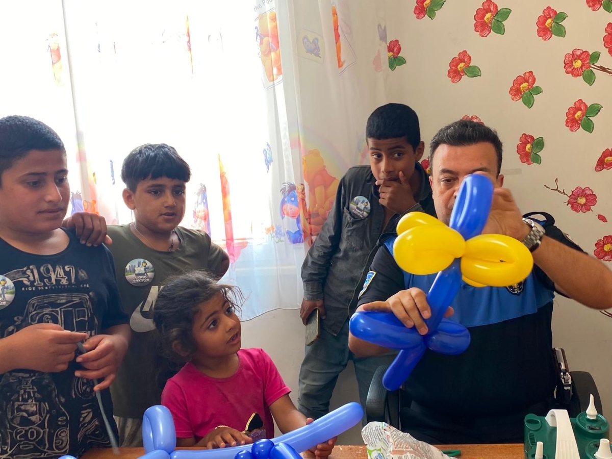 Polis'den Mevsimlik Tarım İşçilerinin Çocuklarına Bilinçlendirme Etkinliği