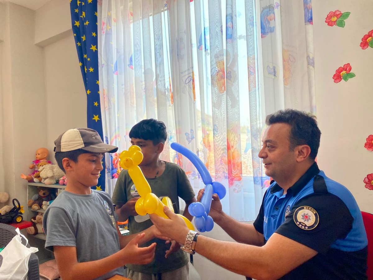 Polis'den Mevsimlik Tarım İşçilerinin Çocuklarına Bilinçlendirme Etkinliği