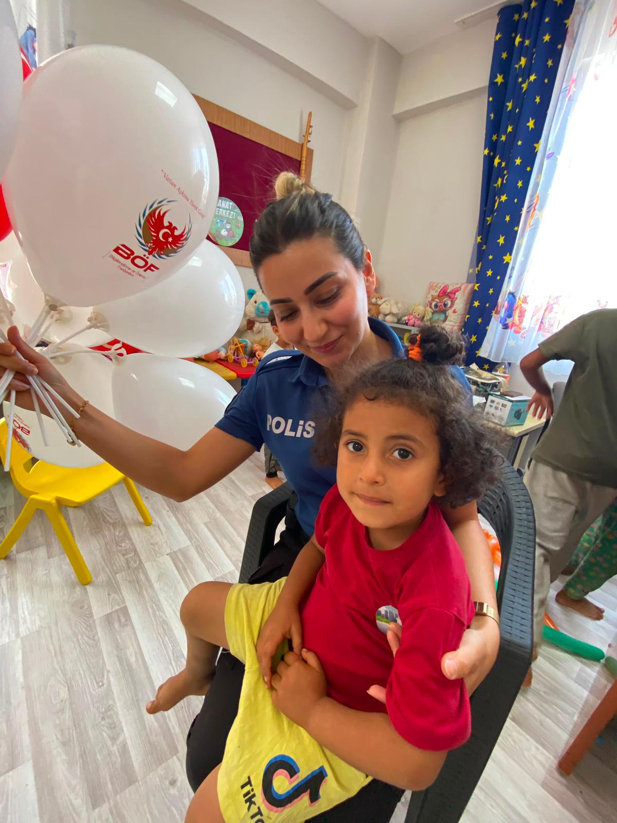 Polis'den Mevsimlik Tarım İşçilerinin Çocuklarına Bilinçlendirme Etkinliği