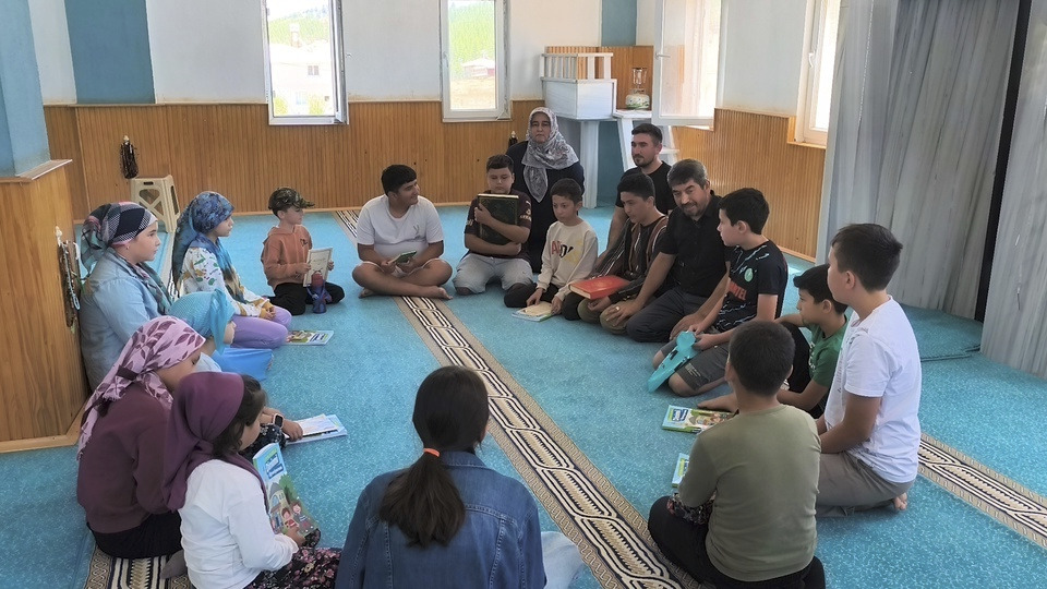 Yaz Kur’an Kurslarına Katılan Öğrenciler Anamur Yaylalarında Doğayla İç İçe Eğitim Görüyor