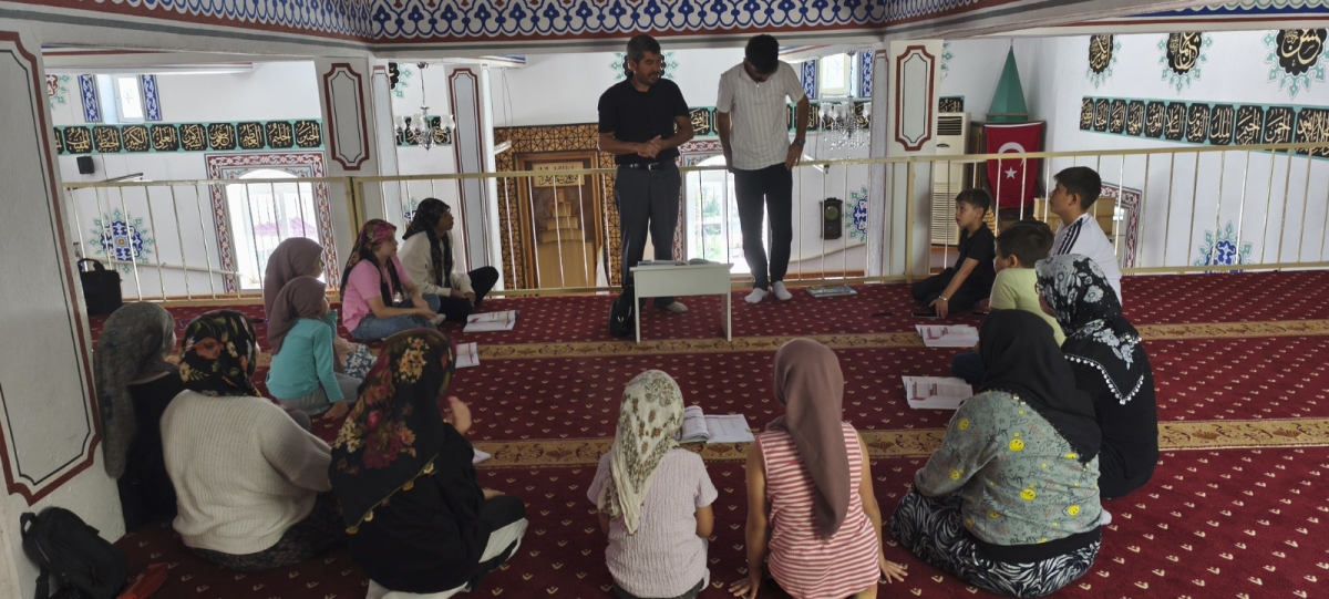 Yaz Kur’an Kurslarına Katılan Öğrenciler Anamur Yaylalarında Doğayla İç İçe Eğitim Görüyor